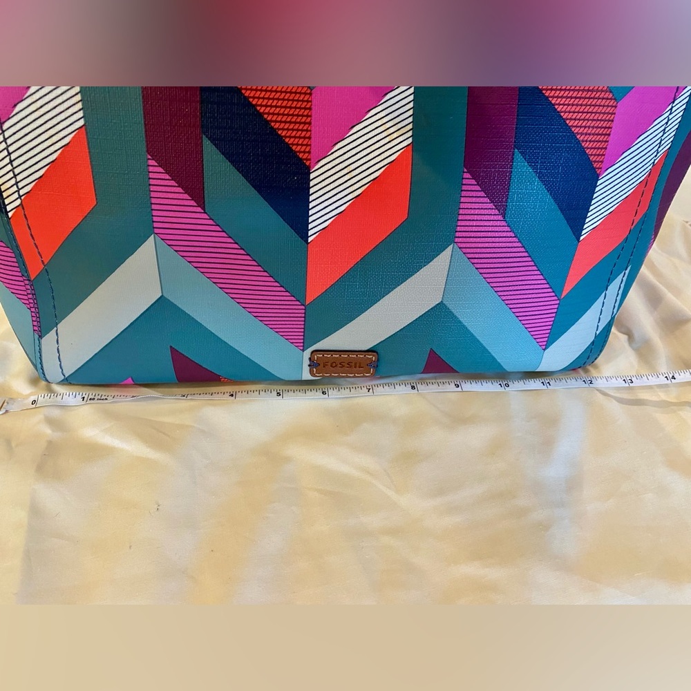Fossil Tote - Picture 13 of 13